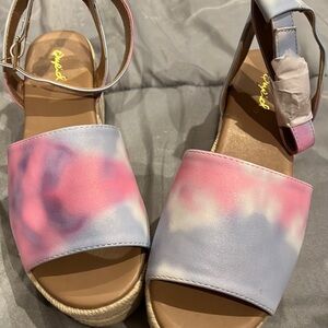 Tie-dye wedges